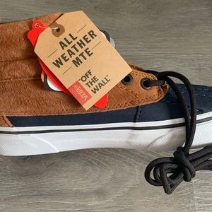 Brand new vans shoes size M5 W 6.5
